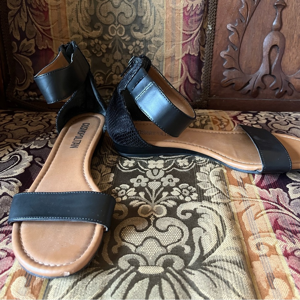 Cosmopolitan Black Sandals with Ankle Strap